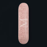 Skate Carta de Nome Personalizado do Tabuleiro de rosa D<br><div class="desc">Painéis com Monograma Personalizado Carta e Nome Texto Rosa Dourado Blush Glitter Sparkle Personalizado Aniversário - Aniversário ou Skateboard / Gift / Fornecedor - Adicione sua Carta / Nome - Texto ou Remover - Faça seu presente especial - Redimensionar e mover ou remover e adicionar texto / elementos com a...</div>