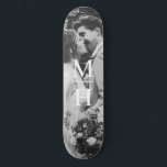Skate Casais Iniciais Monograma de Fotografias Retroativ<br><div class="desc">personalize com sua própria foto e iniciais; mantenha ou remova a borda conforme desejado</div>