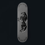 Skate Cavalo Preto - Desenho - Adicione Seu Texto<br><div class="desc">Cavalo Preto e Preto Inteiro - Arte Animal de Desenho Preto e Branco Mustang Horses por MIGNED - Adicione seu Texto Exclusivo / Escolha suas cores favoritas - Redimensione e mova ou remova elementos com a ferramenta de personalização! Você também pode transferir meus designs para mais de mil produtos Zazzle....</div>