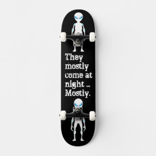 Skate Citação de alienígena preto branco fofo