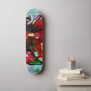 Skate colorido com grafite