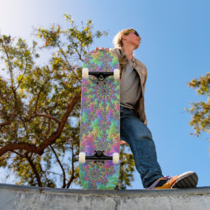 Skate Colorido Trippy Vibrante Groovy Estouro Fractal