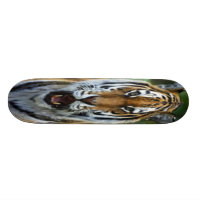 Skate com imagem da cara do tigre