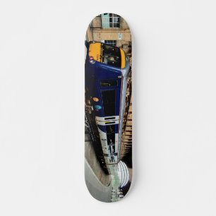 Skate Comboio azul e amarelo