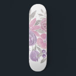 Skate Cor de Água Floral Verde Púrpura, Rosa, Sage Verde<br><div class="desc">Este padrão elegante e bonito é perfeito para a mulher da moda e na moda. Apresenta flores verdes e vermelhos, pintadas à mão, roxas e leves, sobre um simples fundo branco. É arte, mulher, país, bonitinho, único, e moda. ***NOTA DE DESIGN IMPORTANTE: Para qualquer solicitação de design personalizada, como produtos...</div>