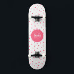 Skate Corações bonitinhos da Girly Monogramas com nome<br><div class="desc">Faça com que esta Menina Skateboard Monograma e Nome e corrija o seu próprio texto. Para acessar ferramentas avançadas de edição, vá para "Personalizar este modelo" e clique em "Detalhes", role para baixo e pressione o link "clicar para personalizar mais". Perfeito para qualquer comemoração e ocasião como presente de Menina!...</div>