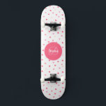 Skate Corações bonitinhos da Girly Monogramas com nome<br><div class="desc">Faça com que esta Menina Skateboard Monograma e Nome e corrija o seu próprio texto. Para acessar ferramentas avançadas de edição, vá para "Personalizar este modelo" e clique em "Detalhes", role para baixo e pressione o link "clicar para personalizar mais". Perfeito para qualquer comemoração e ocasião como presente de Menina!...</div>