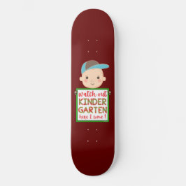 Skate CUIDADO COM KINDERGARTEN AQUI EU VENHO engraçado