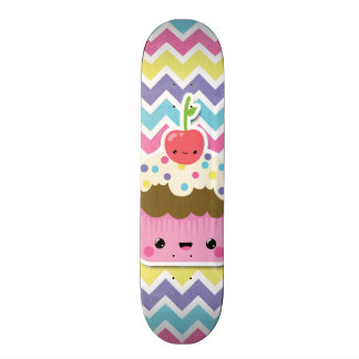 Skate Cupcake colorido de Kawaii em vigas