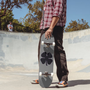 skate de cinzas de trevo preto