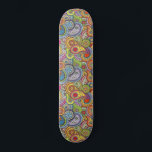 skate de padrão colorido<br><div class="desc">Um retrógrado colorido padrão paisley azul real verde e skate preto. Bonita e caprichosa.</div>