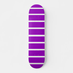 Skate Desenho de Listras Brancas e Roxas