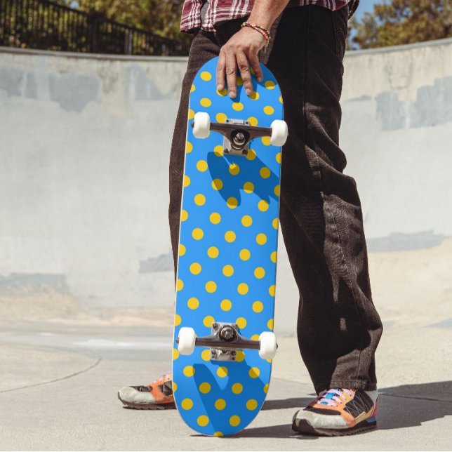Skate Desenho de padrão de bolinhas amarelas sobre azul (Criador carregado)