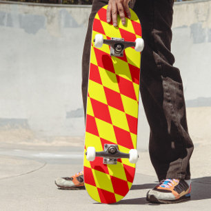 Skate Desenho Xadrez Arlequim Amarelo Vermelho