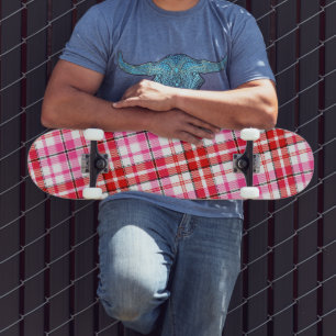 Skate Desenho Xadrez Escocês Branco Vermelho Rosa