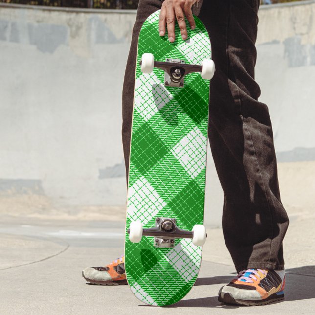 Skate Desenho Xadrez Verde e Branco em Xadrez Ousado (Criador carregado)