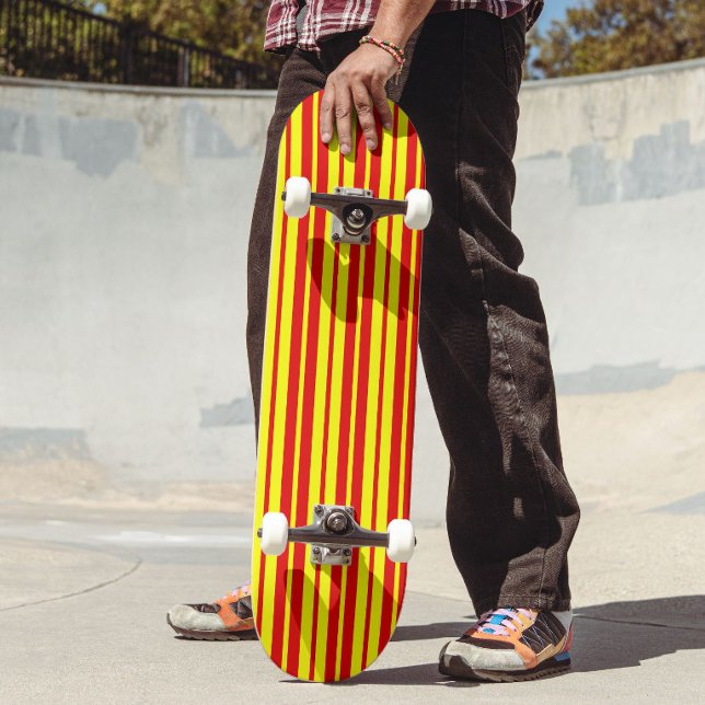 Skate Design de Listras Vermelhas e Amarelas (Criador carregado)