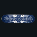 Skate Design de Peixes Submarinos com Fundo Azul<br><div class="desc">Uma reunião das mentes dos peixes,  esta design mostra uma cena submarina cheia de conchas de fundo azul. Um presente de excelente para um ictiólogo ou para qualquer um que ama ver peixe tendo uma natação!</div>