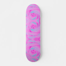 Skate Detalhe do Rosa azul-claro e rosa-quente perfeito