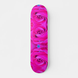Skate Detalhes do Rosa Vermelho e Azul Perfeito