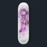 Skate *~* Dream Catcher. Sacred Boho Tribal Shamanic<br><div class="desc">* Western BOHO American Watercolor Abstrato Dream Catcher Journey com adoráveis penas como símbolo Shamanic para um Nativo Americano Healer Espiritual ou design BOHEMIAM. * . *** As cores são principalmente PURPLE e MAGENTA em BRANCO. Este abstrato de caça e penas modernas, criativas de vassoura e enraizadas no espírito, popular,...</div>