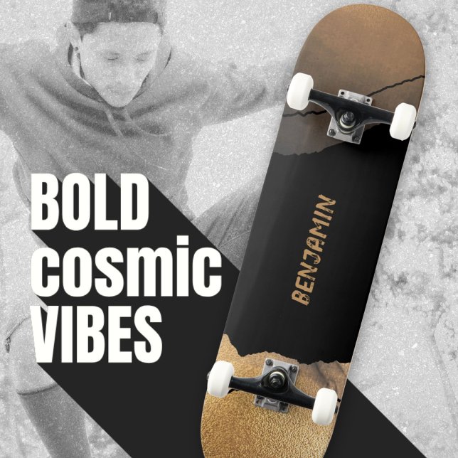 Skate Edgy Moderno Preto Dourado Cósmico (Black and Gold Space-Inspired Modern Your Name Skateboard ©Susanne Sachers - Sunny Wanderlust 🌞✈️)
