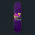 Skate Espaçamento Cósmico e Planetas Retro Universo Roxo<br><div class="desc">Este skate legal com design retro futurista faria um presente maravilhoso para alguém,  que está no skate!</div>