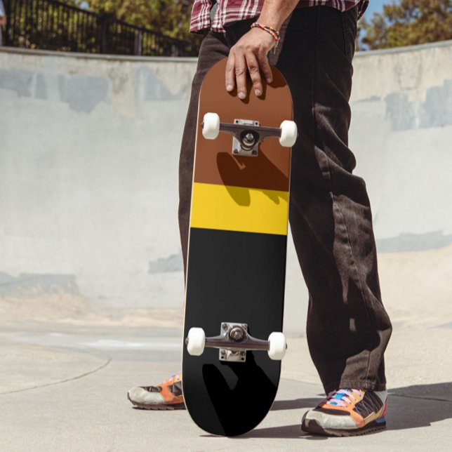 Skate Estilo de Bloco de Cor Preto Amarelo castanho Desi (Criador carregado)