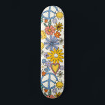 Skate Estilo Floral Hippy<br><div class="desc">Estilo Hippy Floral Quer você esteja fazendo rangidos no meio-cano ou 'kickflips' na rua, este conselho de competição em forma de competição tem pop supremo! Nossos pavimentos são feitos de um mapa de rochas duros de melhor qualidade e com nosso processo de impressão de um tipo; você tem o melhor...</div>