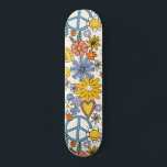 Skate Estilo Floral Hippy<br><div class="desc">Estilo Hippy Floral Quer você esteja fazendo rangidos no meio-cano ou 'kickflips' na rua, este conselho de competição em forma de competição tem pop supremo! Nossos pavimentos são feitos de um mapa de rochas duros de melhor qualidade e com nosso processo de impressão de um tipo; você tem o melhor...</div>