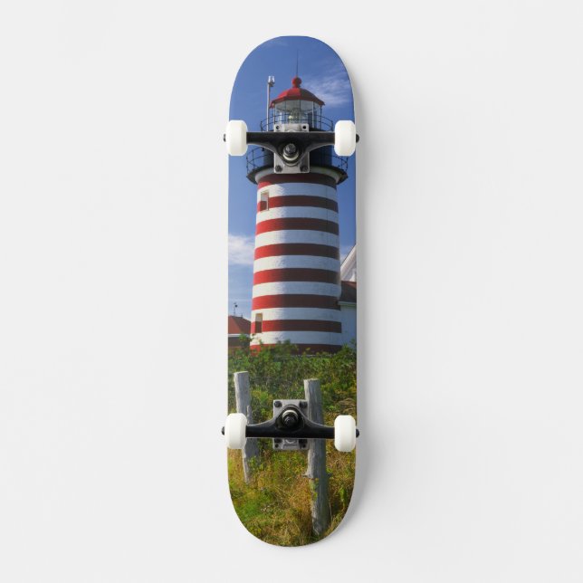 Skate EUA, Maine, Lubec. Farol West Quoddy Head (Frente)