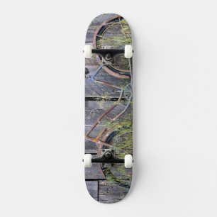 Skate EUA, Oregon, Bend. Uma bicicleta velha em ruínas