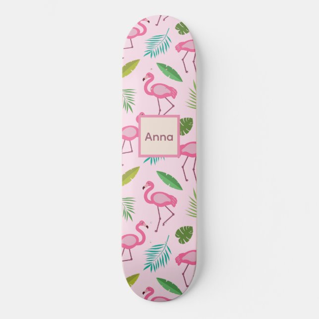 Skate Flamingo Rosa Fofo com Folhas Tropicais personaliz (Frente)