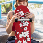 Skate Floral Red E White Chersom<br><div class="desc">A cereja branca e negra bonito floresce num fundo vermelho rubi brilhante.</div>