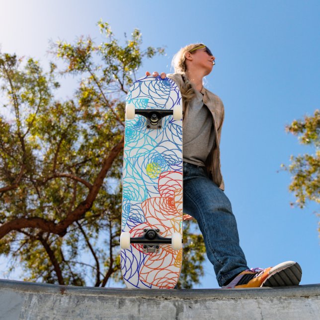 Skate Floral vermelho e azul colorido (Ao ar livre 1)