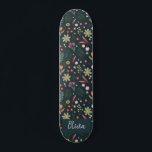 Skate Flores Botânicas Azuis, Azuis e Legal, Marinhos Mo<br><div class="desc">Este design de skate infantil moderno e legal apresenta um padrão de flores de jardim,  com um impressão botânico e floral único em um fundo azul marinho,  e pode ser personalizado com o nome de suas meninas. O presente floral perfeito para qualquer entusiasta de skate.</div>
