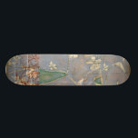 Skate Flores Brancas no Fundo de Newsprint<br><div class="desc">O fundo de jornal e o fundo de cores profundas quase escondem as flores brancas que são o foco dessa pintura de Jennifer Goldberger. Um impressão muito único e envolvente,  poderia ser um belo presente para alguém que ama arte vanguardista!</div>