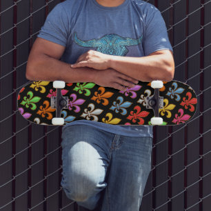 Skate Flores Coloridas e Negras Fleur-de-lis em Negrito