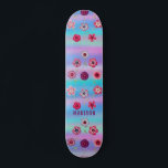 Skate Flores Roxas Rosa Iridescentes Modernas Iridescent<br><div class="desc">Iridescente Moderno Girly Pink Purple Flowers Name apresenta um fundo iridescente colorido moderno com flores rosa e roxas com seu nome personalizado. Personalize editando o texto na caixa de texto fornecida. Elaborado por ©Evco Studio www.zazzle.com/store/evcostudio</div>