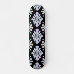 Skate Formas florais pastéis em um fundo preto