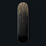 Skate Frente Glitter Preto-Dourado Espelho Preto-Luxo<br><div class="desc">Este impressão de luxo e glamouroso é o design perfeito para a na moda e a moda. Ele apresenta uma cortina de borda brilhante, falsa e brilhante, de ouro, com tipografia falsa de brilho sobre um simples fundo preto. É um elegante, chic, trendy, e moderno design de bling com uma...</div>