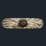 Skate Fresco de cabeça de Flor no Fundo do Tan<br><div class="desc">Uma cabeça de flor grande constitui a maior parte deste fresco. Descansando sobre um fundo bronzeado,  a peça tem uma sensação muito rústica. Isso daria uma bela adição a qualquer casa!</div>