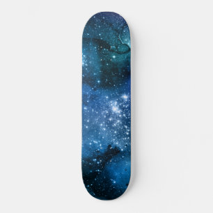 Skate Galáxia Amadurece Espaço Estrelado Azul Céu Branco