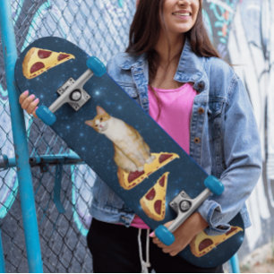 SKATE GATO E PIZZA NO SKATEBOARARD ESPACIAL