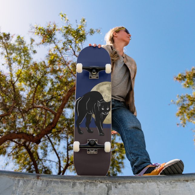 Skate Gato Preto De Vassoura Do Halloween Numa Noite De  (Ao ar livre 1)