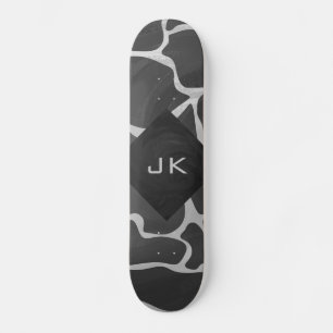 Skate Girafa Preto e Cinza Claro Monograma
