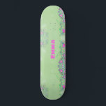 Skate Girly Liquid colorido com nome<br><div class="desc">Adicione seu nome a um skate único para meninas que gostam de esporte ao ar livre. Apresenta um efeito colorido líquido. Presente perfeito para aniversário ou qualquer outra celebração ou ocasião</div>