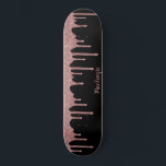 Skate Gotas de cinza Dourada rosa-rosa-rosa-rosa-rosa-pr<br><div class="desc">Rosa Rosa Rosa Rosa Rosa Legal Dourada Glitter Sparkle Drips skate com pingos de falso brilho e seu nome personalizado em um fundo preto-chico. Fácil de personalizar e perfeito para sua estética brilhante.</div>
