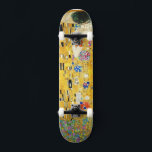 Skate Gustav Klimt O Beijo Vintage Art Nouveau Painting<br><div class="desc">Gustav Klimt The Kiss Vintage Art Nouveau Painting The Kiss (Em alemão: Der Kuss) foi pintado pelo pintor simbolista austríaco Gustav Klimt entre 1907 e 1908, ponto alto de seu período de Ouro, quando pintou várias obras em estilo semelhante. A pintura é amplamente considerada uma obra-prima do início do período...</div>