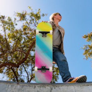 Skate HAMbWG Watercolor parece em amarelo-rosa, aqua